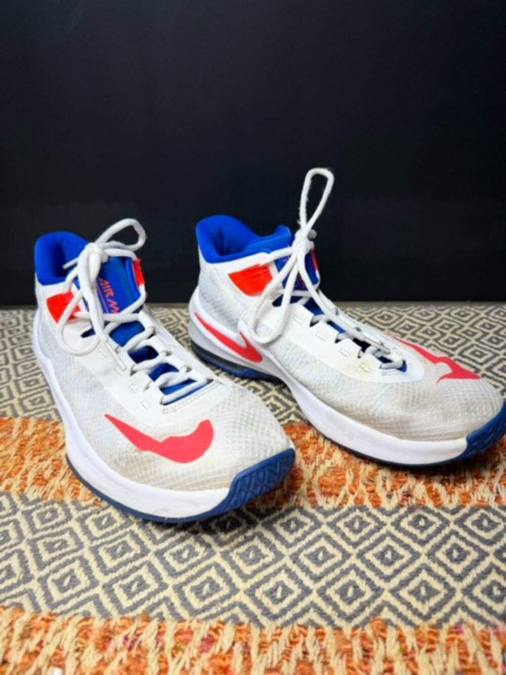 Nike Air Max Infuriate Youth Size 7